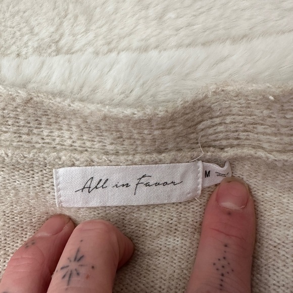 All in favor cable cardigan - Picture 3 of 4